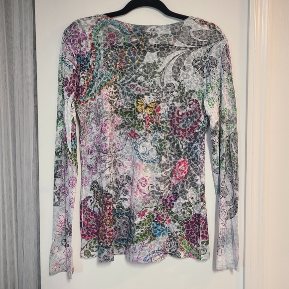 Long Sleeve Top V Neck Animal Print w Rhinestones - Picture 10 of 14